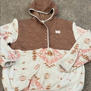 ⭐️ 3/$20 Simply souther pull over medium
